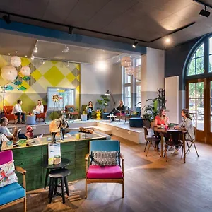 Stayokay Oost Hostal